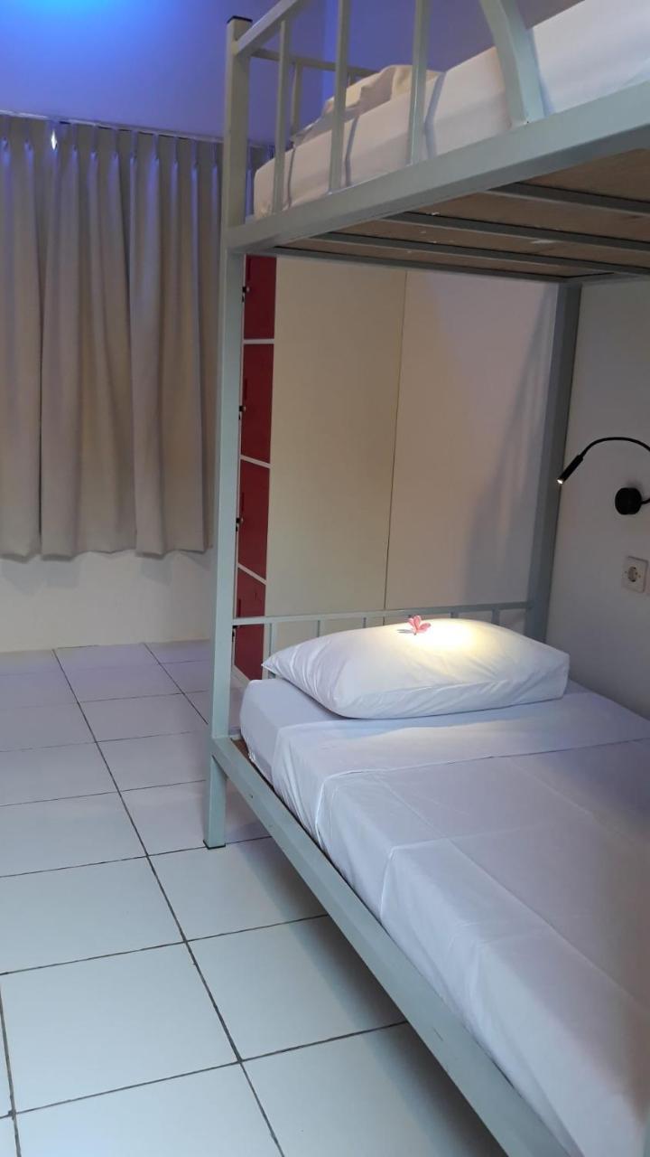 Bujang Lapuk Hostel Sekotong Zewnętrze zdjęcie