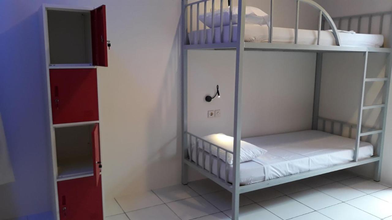 Bujang Lapuk Hostel Sekotong Zewnętrze zdjęcie