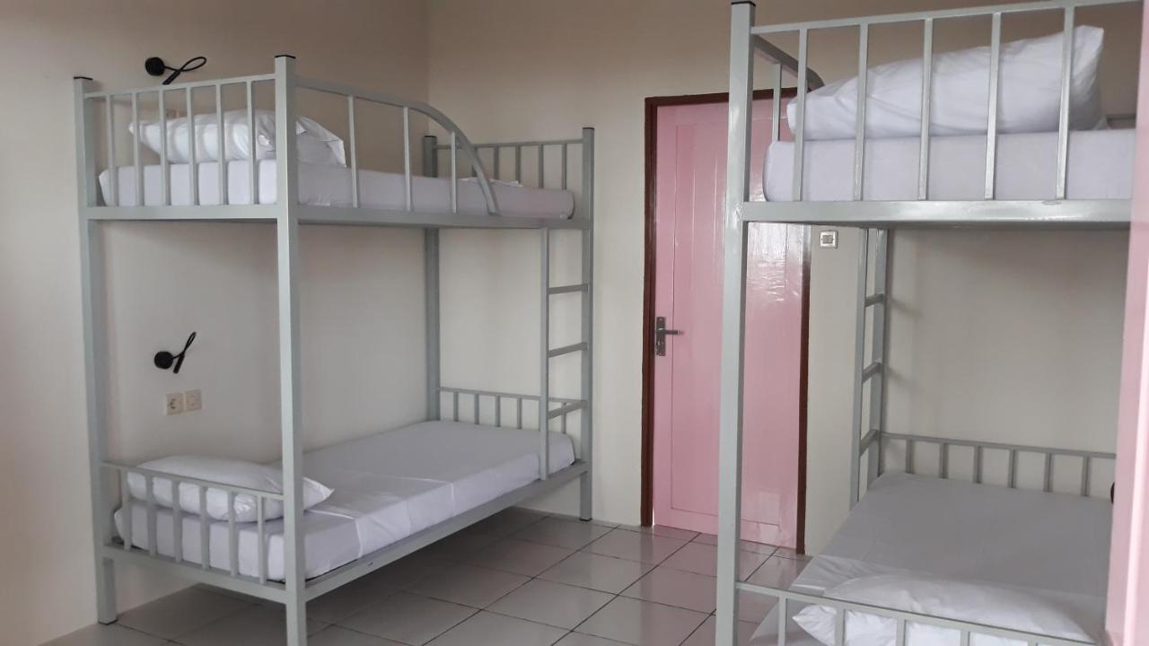 Bujang Lapuk Hostel Sekotong Zewnętrze zdjęcie